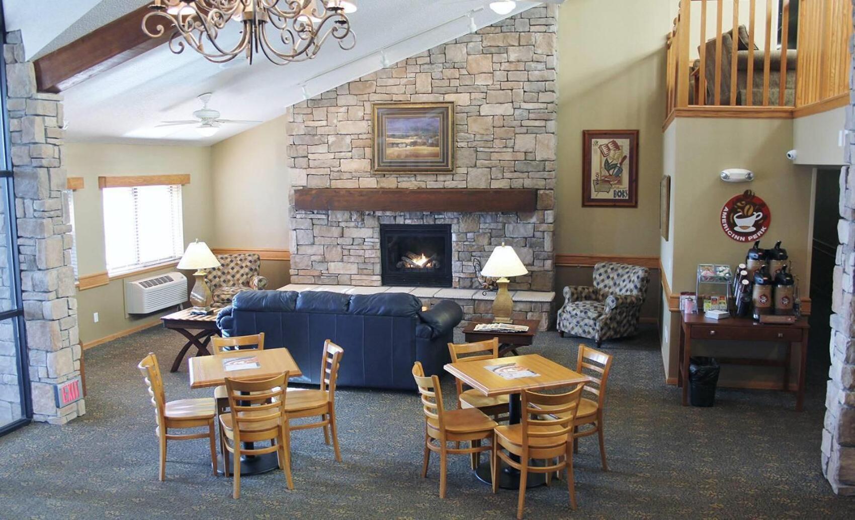 Americinn By Wyndham Cedar Rapids Airport Buitenkant foto