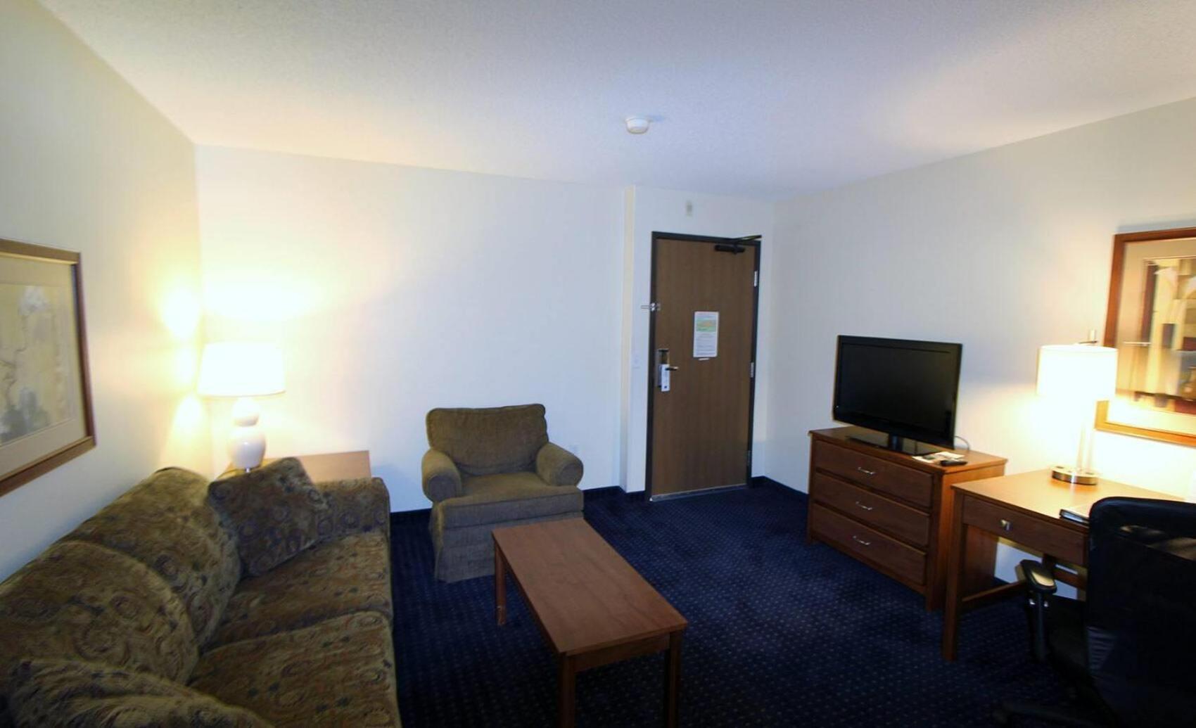 Americinn By Wyndham Cedar Rapids Airport Buitenkant foto