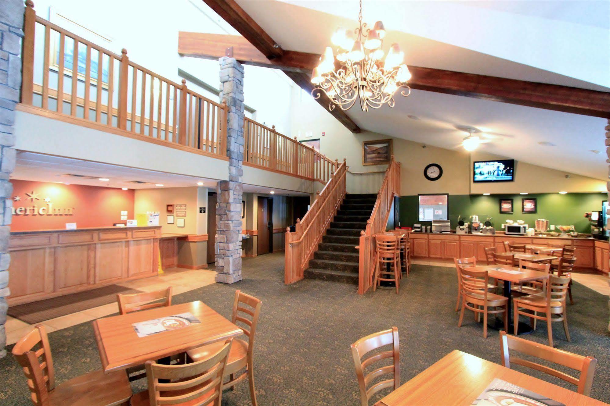 Americinn By Wyndham Cedar Rapids Airport Buitenkant foto
