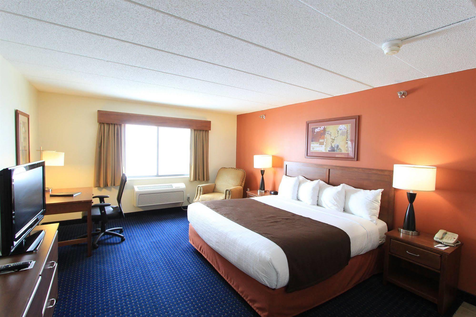 Americinn By Wyndham Cedar Rapids Airport Buitenkant foto