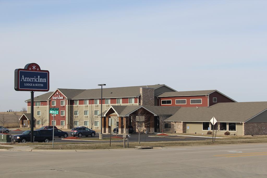 Americinn By Wyndham Cedar Rapids Airport Buitenkant foto